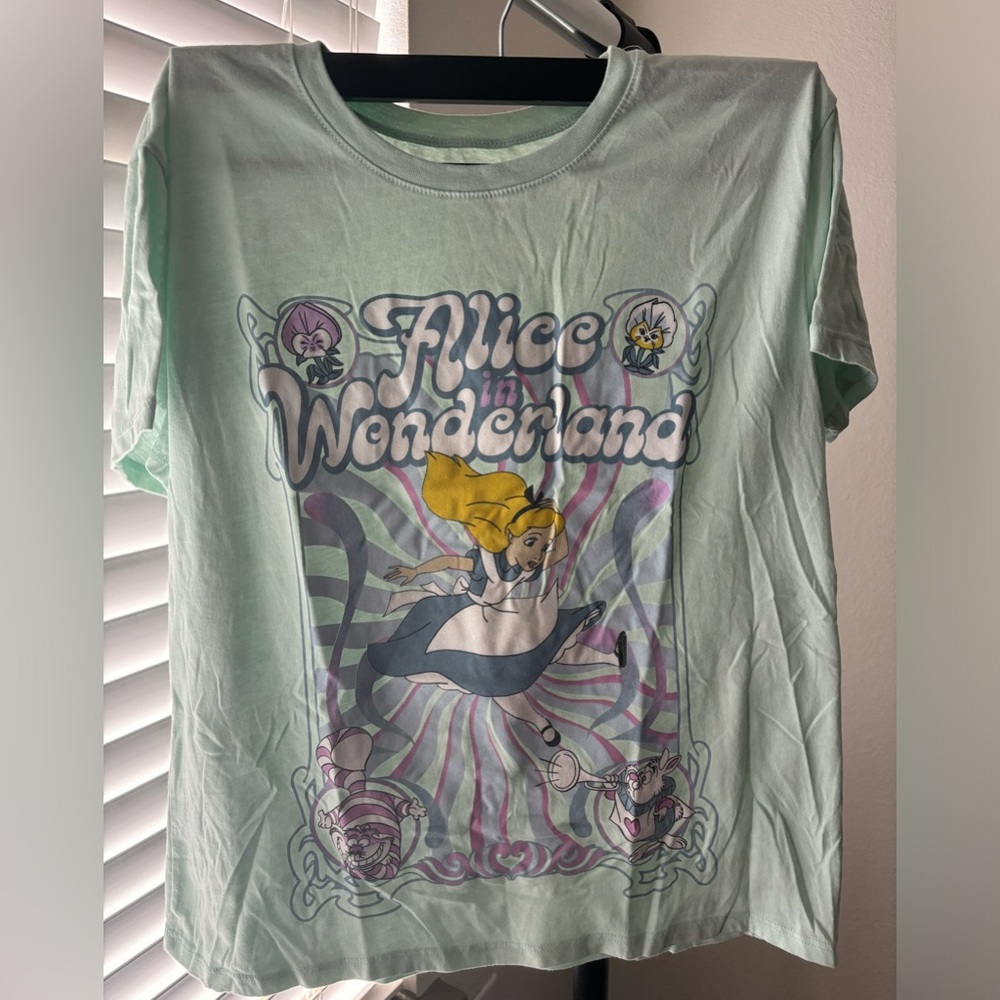 Alice in Wonderland shirt 🐇